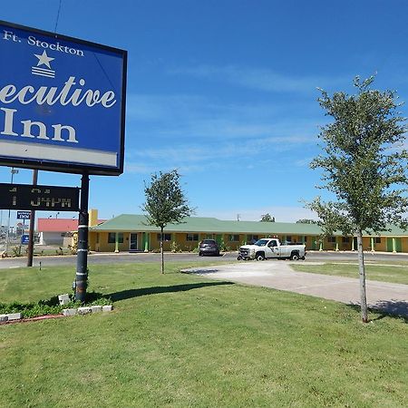 Executive Inn フォート・ストックトン エクステリア 写真