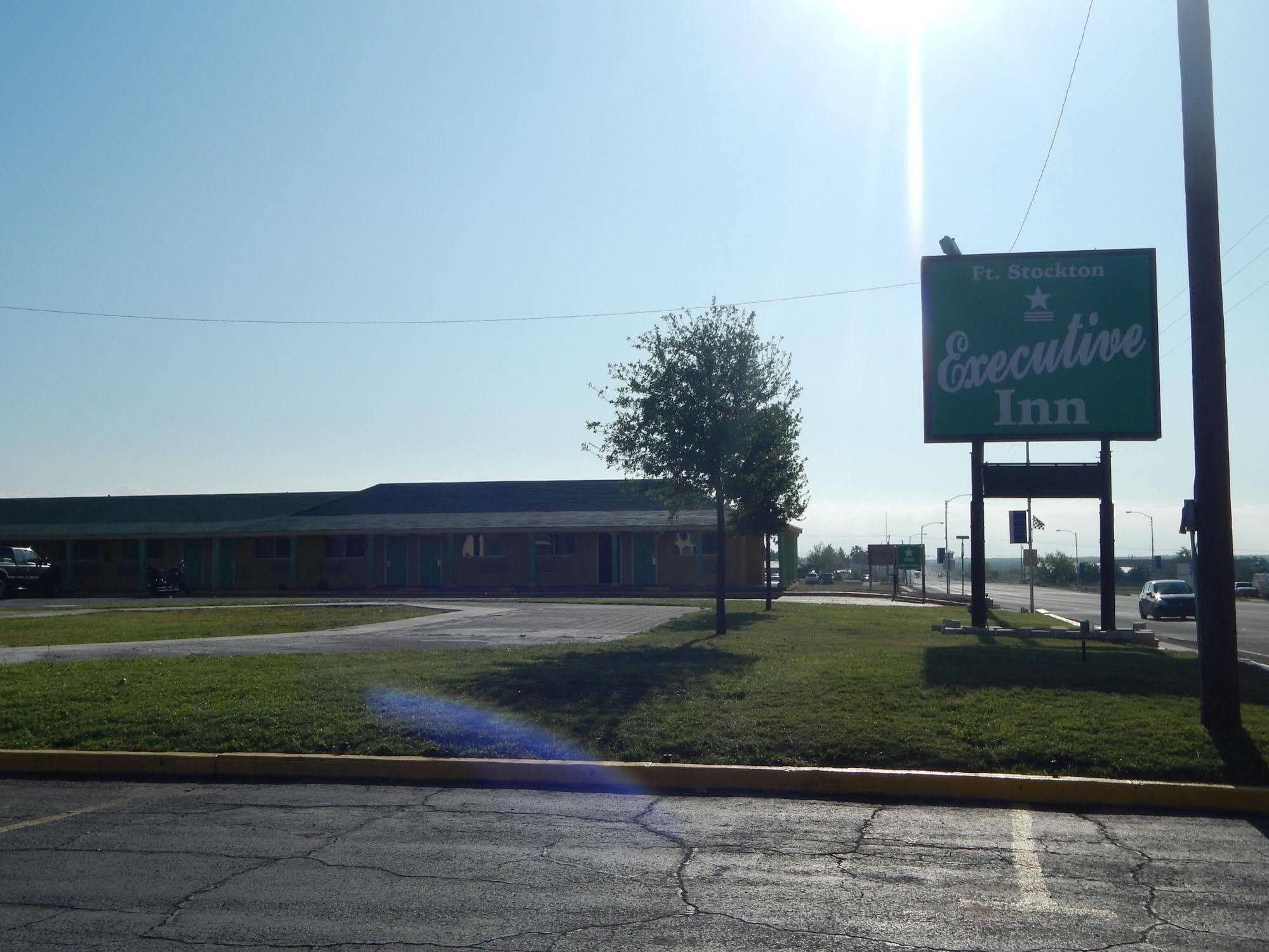 Executive Inn フォート・ストックトン エクステリア 写真